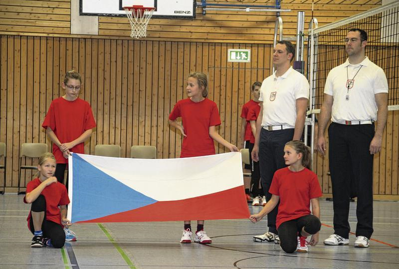 Natürlich präsentierten die Mädchen des Ueckermünder Vereins auch stolz die tschechische Flagge.