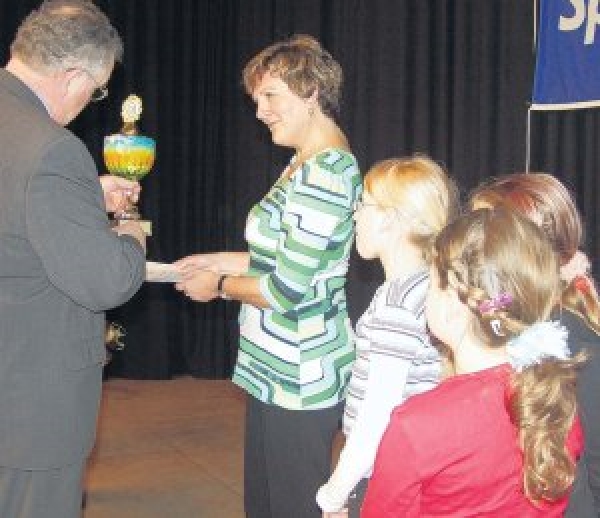 Ferdinandshofer Grundschule heimst Wanderpokal ein