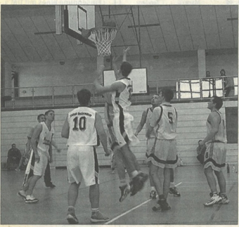 Die Basketballer von SV Einheit Ueckermünde waren ihren Gegnern von PIG Schloss Torgelow überlegen. Kurierfoto: J. Wergin