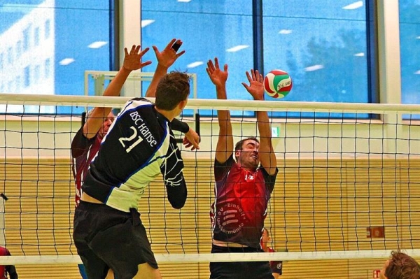 Zumindest einen Erfolg brachte der 2. Spieltag in der Landesliga-Mixed für Einheit Ueckermünde (hinten). Foto: Wolfgang Dannenfeldt