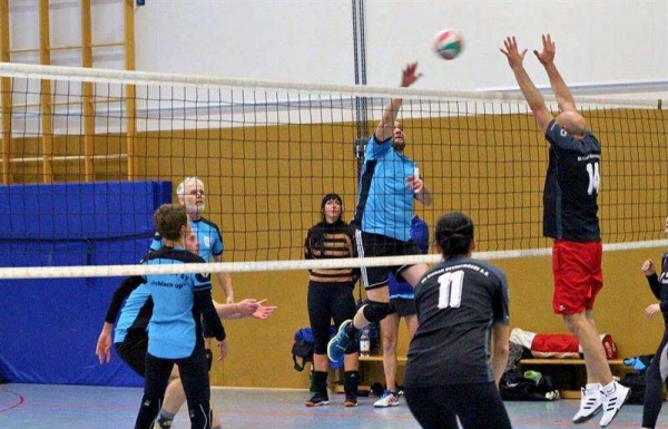 Ab dem 8. September fliegen in der Volleyball-Vorpommern-Liga wieder die Bälle über das hohe Netz. Der Auftakt erfolgt in Anklam. Foto: Wolfgang Dannenfeldt