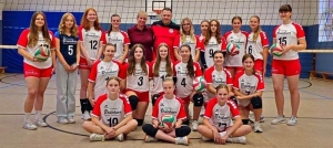 Mit diesem Ritual starten junge Volleyballerinnen in jedes Training