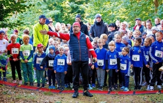 Rund 180 Sportler schickte Rennleiter Frank Greiner-Mai auf die verschiedenen Strecken. Foto: Andy Bünning