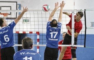 Von Sieg zu Sieg: Volleyballer verteidigen Tabellenführung