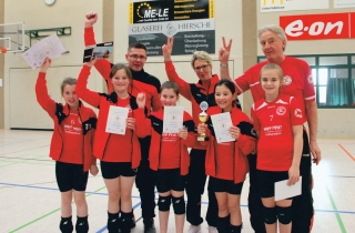 Spielerinnen: Christina Justus, Alina Justus, Lara Rotbarth, Ronja Rönsch und Anjeli Grey, Trainer: Antje Pecker und Detlef Rühl, Betreuer: Frank Jus