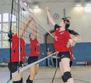 Haff-Volleyballerinnen gleich an der Tabellenspitze