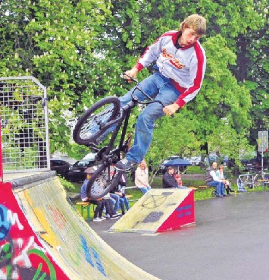 BMX-Fahrer testen ihr Können in der Haffstadt