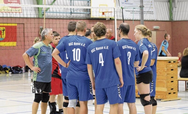 Durch zwei Siege konnte der BSC Hanse Greifswald seine Pole-Position in der Volleyball-Vorpommern-Liga behaupten Foto: W. Dannenfeldt