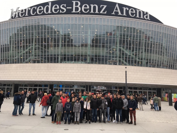Ausflug der Basketballer zum Profispiel nach Berlin