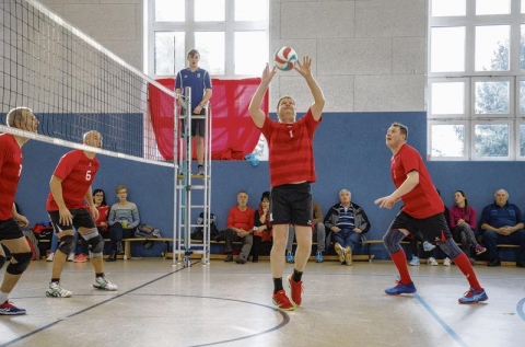 Der SV Einheit Ueckermünde um Roland Florin (hier am Ball) und René Hafenstein (rechts) will das Aufstiegsrecht wahrnehmen. Foto: Andy Bünning