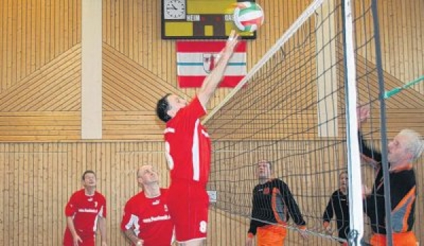 Ueckermünder Senioren-Volleyballer wollen bei Titelvergabe mitreden