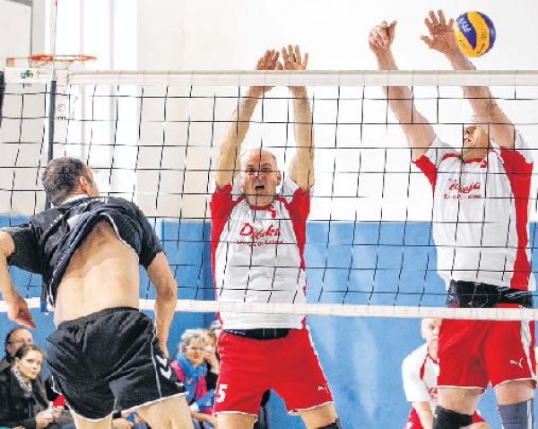 Ueckermünder Volleyball-Oldies machen es bei Finale spannend