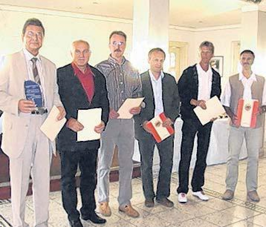 Geschenkpokal geht an Volleyballer