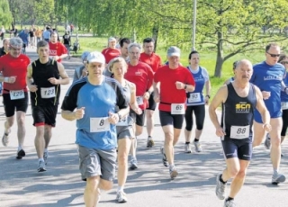 Sonne macht Läufern in Brüssow und Neubrandenburg zu schaffen